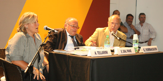 Un momento della presentazione del libro "Dalla tenda alla casa"