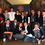 Cotignola (RA), inaugurazione - Il gruppo delle guide con il Vescovo di Faenza, Mons. Claudio Stagni, ed Eugenio Dal Pane, direttore editoriale di Itaca