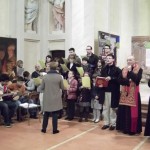 Gorla Maggiore (VA), inaugurazione - Il coro accompagna con alcuni canti la cerimonia