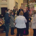 Gorla Maggiore (VA), inaugurazione - Mons. Giampaolo Citterio si intrattiene con i presenti