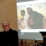 Sesto San Giovanni (MI), presentazione - Don Giovanni Brigatti, parroco di Santo Stefano, che ha promosso la mostra