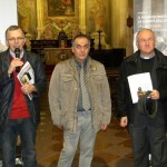 Legnano - Un momento dell'inaugurazione. Da sinistra: Ivo Paiusco, promotore dell'evento, Mario Brambilla, responsabile di Comunione e Liberazione di Legnano, e il decano don Gianni Cazzaniga