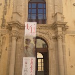 Siracusa - Lo stendardo all'esterno del Palazzo Arcivescovile